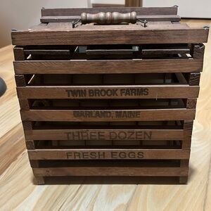 Wooden Egg Carrying Crate with Handle